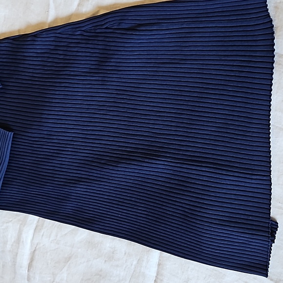 BCBG navy blue ribbed knit sweater dress cold shoulder long sleeves Medium - Picture 14 of 17